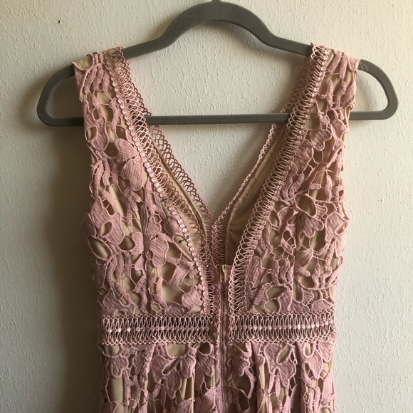 Romeo & Juliet Couture Double-V Lace Midi Dress - Picture 9 of 13